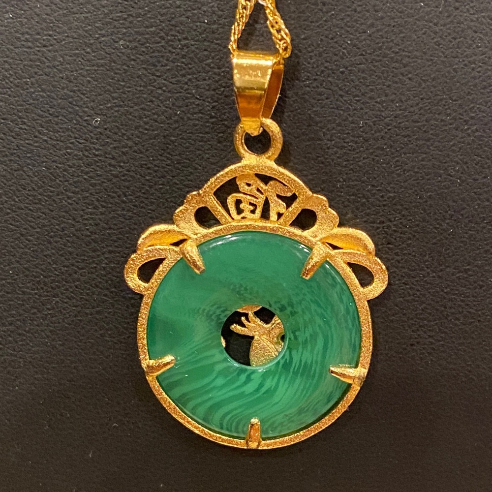 Elegant 18kt GF and Green Stone Dragon Pendant Necklace - Picture 3 of 9